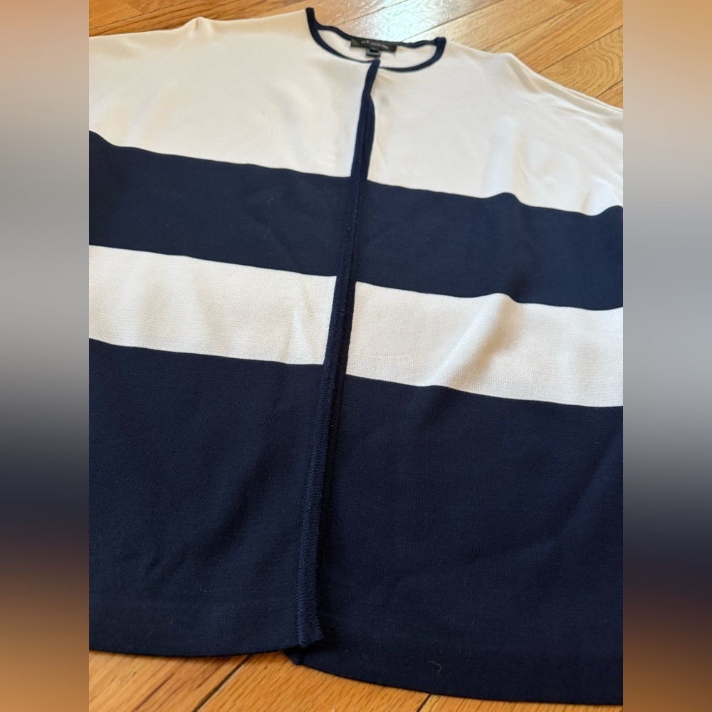 St John Blue/White Colorblock Short Sleeve Cardigan Sweater Women’s Size Small - Picture 9 of 16
